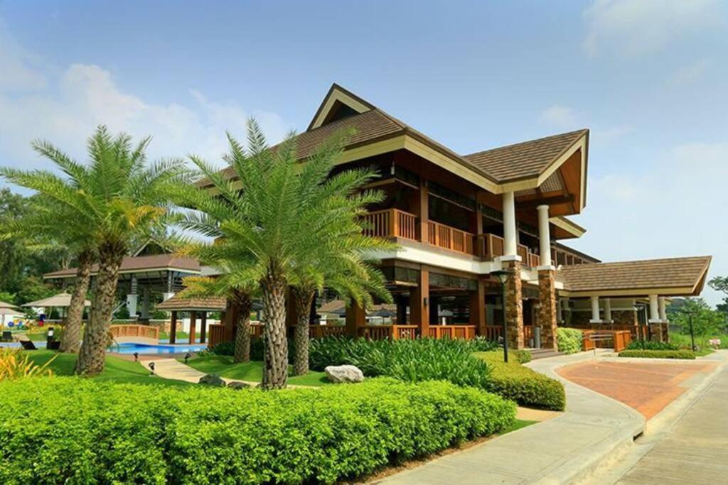 Dreamy 2Br Condo, With A Golf Course View Cebu Екстер'єр фото
