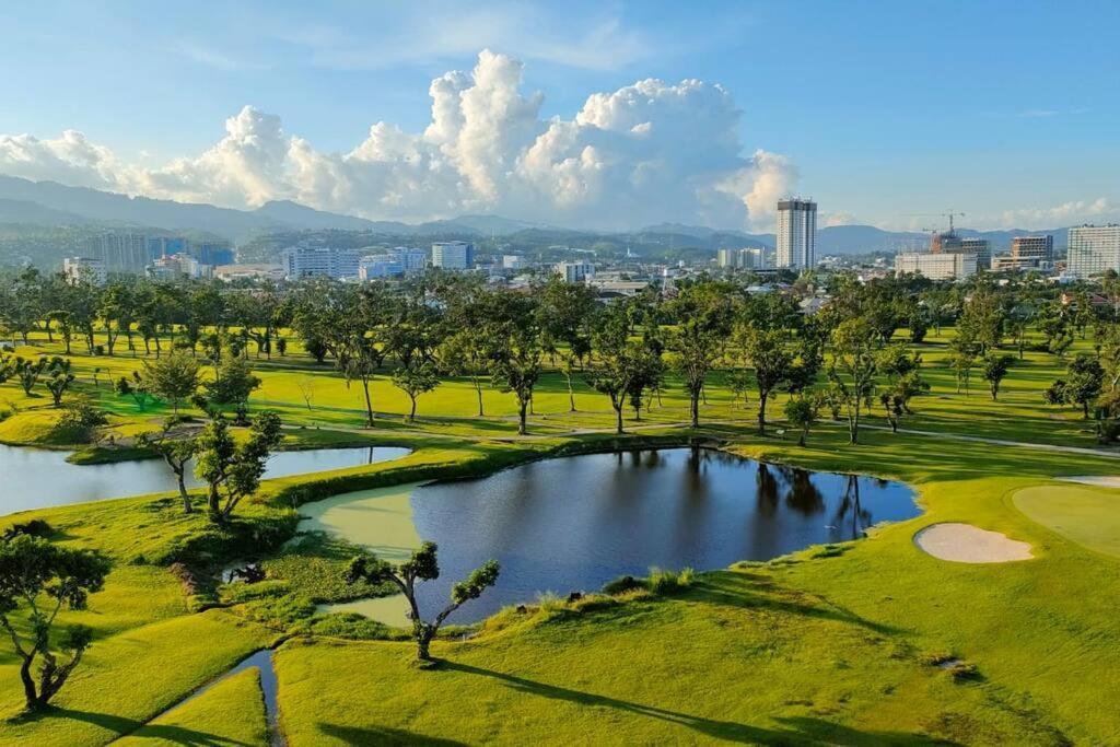 Dreamy 2Br Condo, With A Golf Course View Cebu Екстер'єр фото